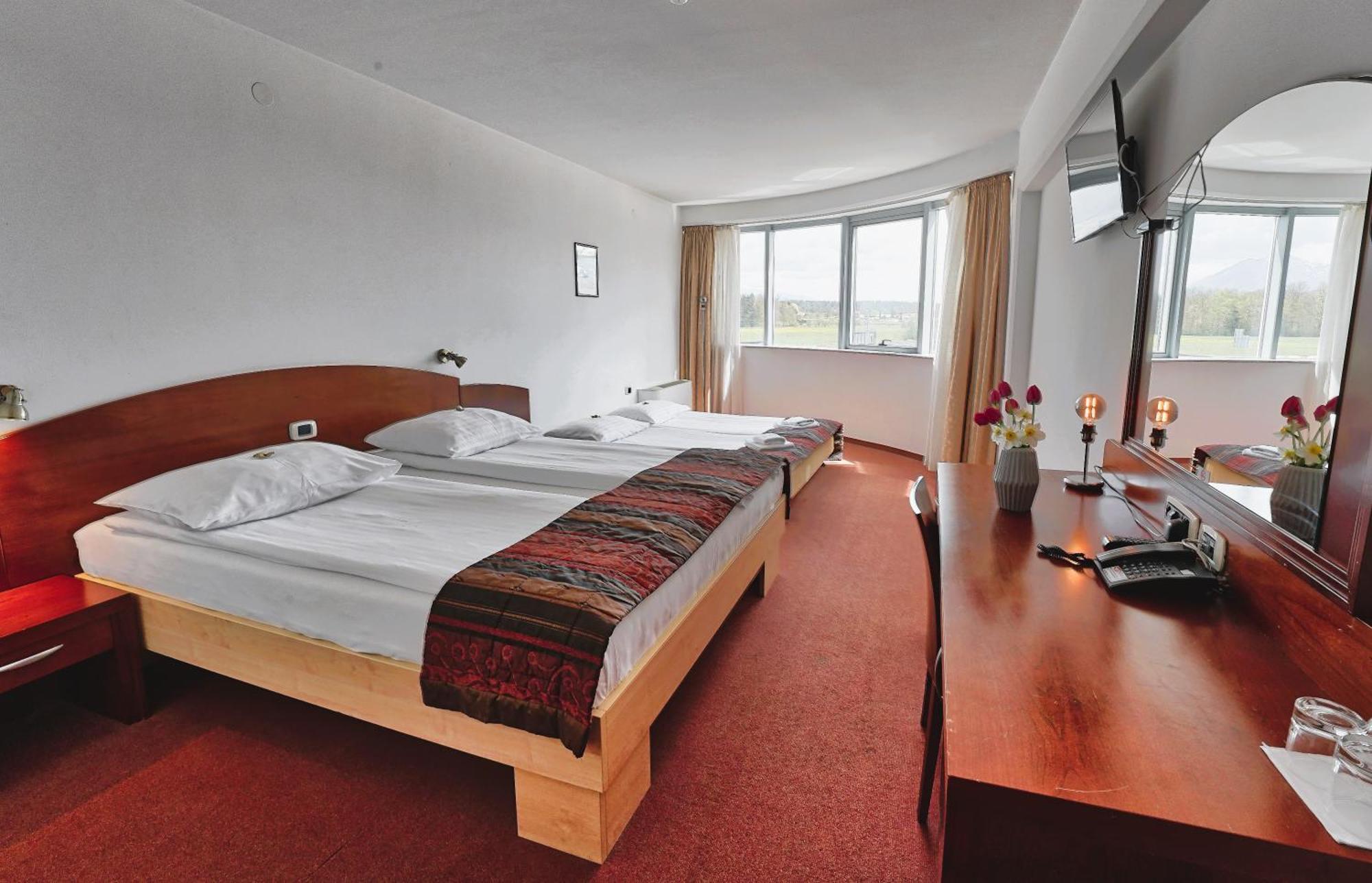 Hotel Krek Superior Lesce  Eksteriør billede